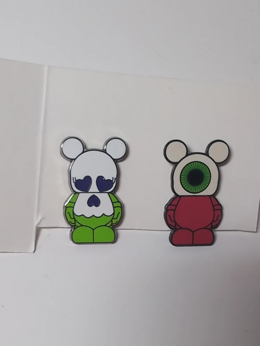 Disney Trading Pins - 2 Enamel Pins with  Mickey Silloute - Robots